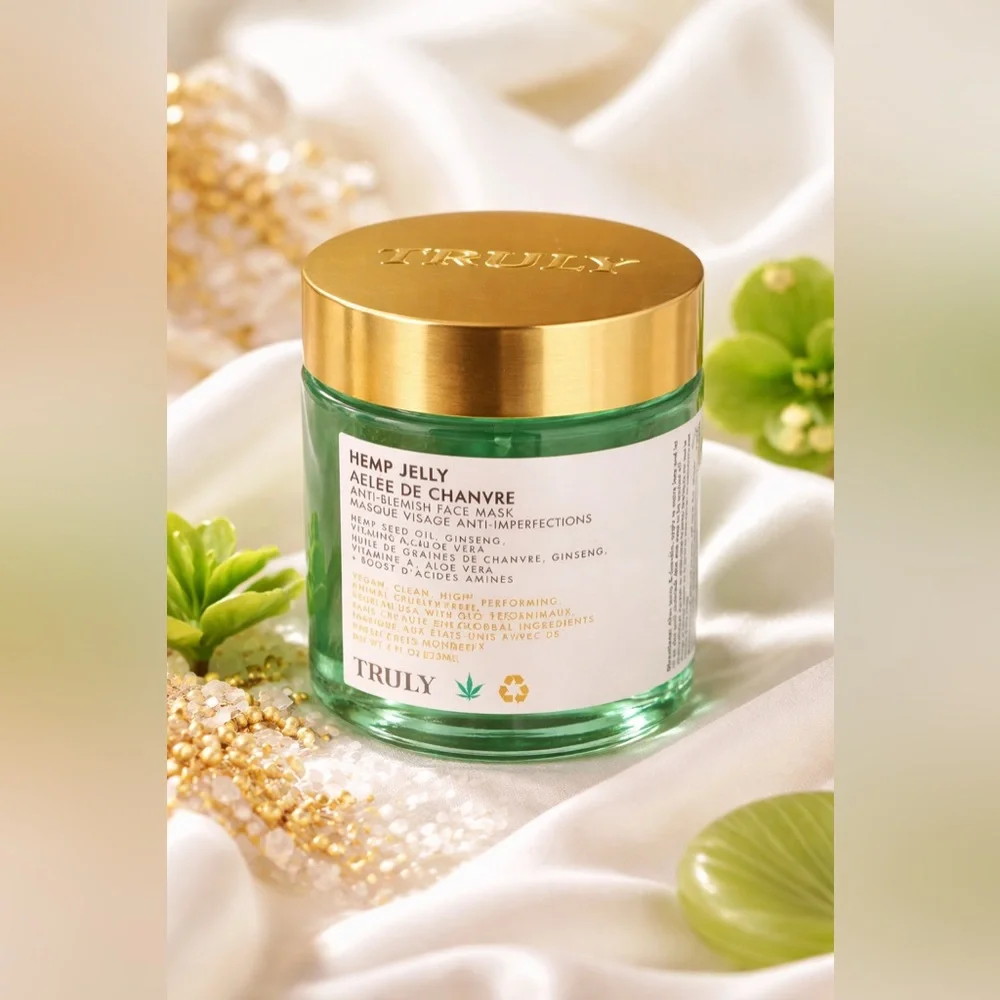 TRULY Hemp Jelly Anti-Blemish Face Mask — Green Jar with Gold Lid